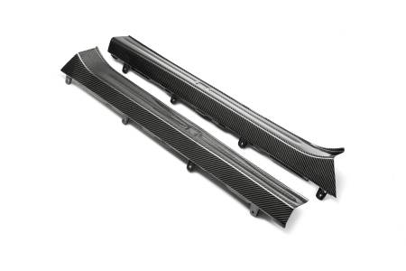Seibon Carbon - Seibon 09-10 Nissan GTR R35 OEM Style Carbon Fiber Door Sills (Pair)